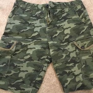 Cali cargo shorts